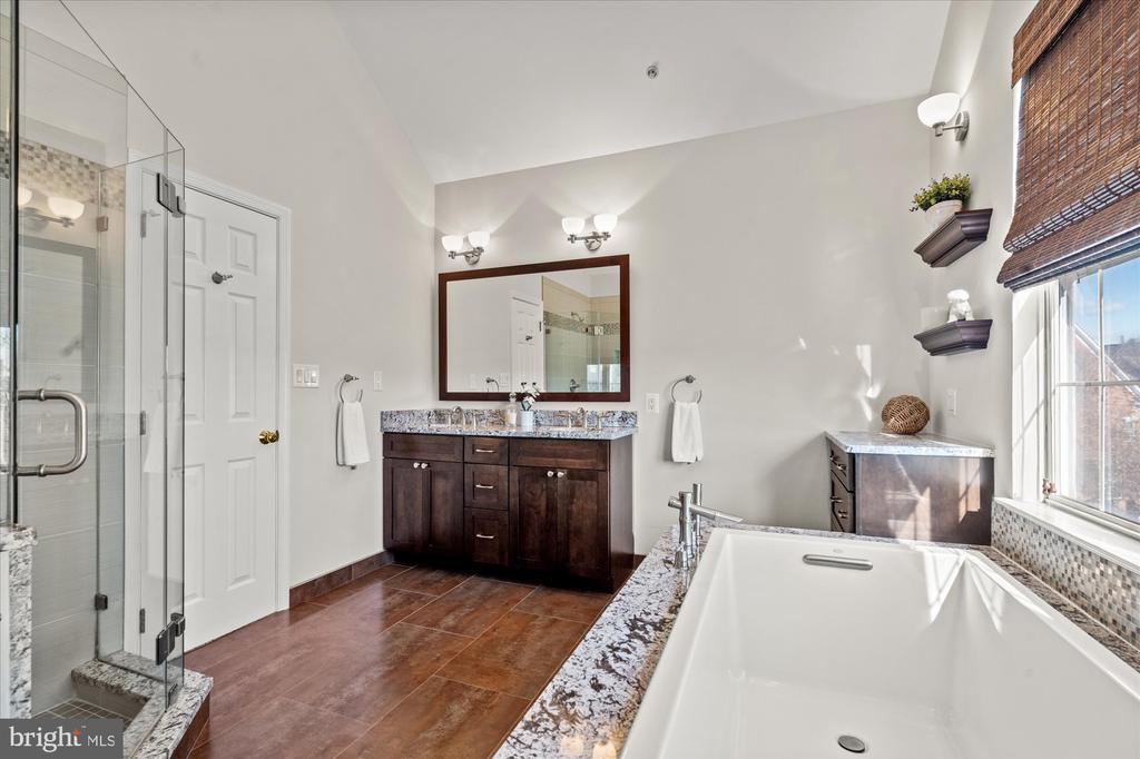 5142 Donovan Dr
