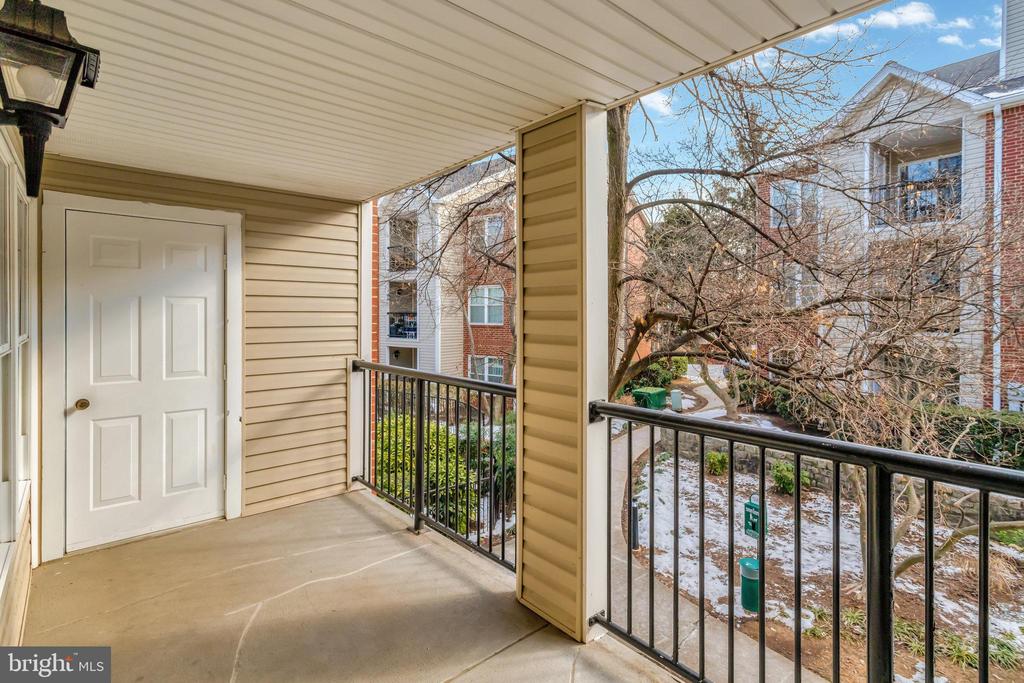 3304 Wyndham Cir #239