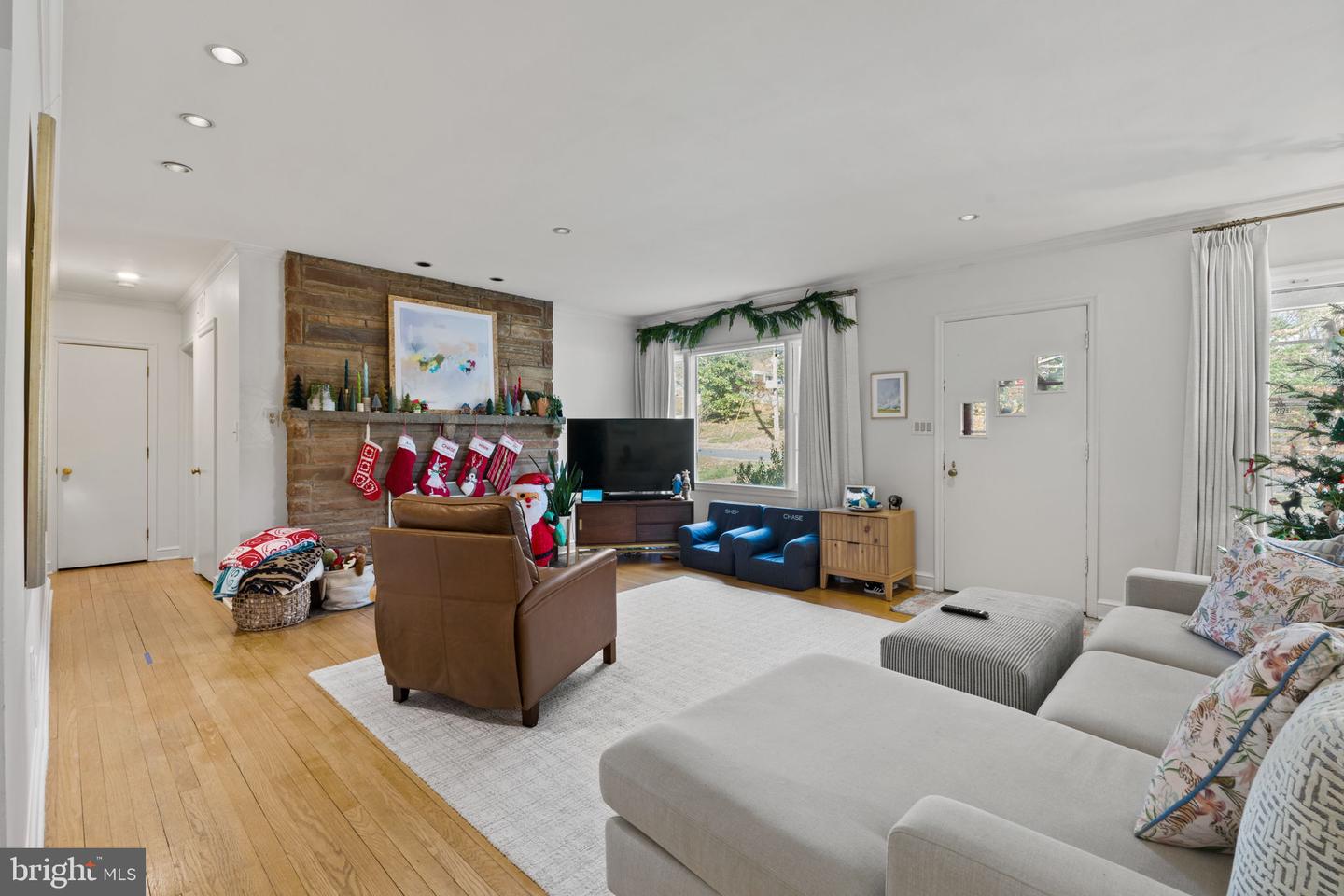 1208 KEY DR