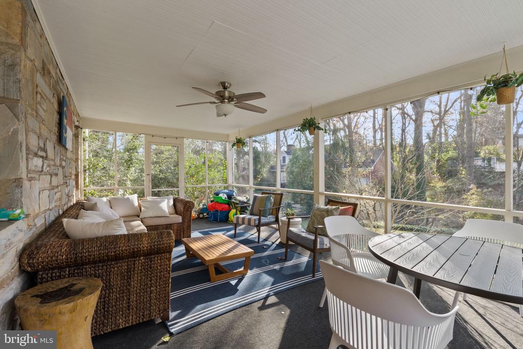 1208 KEY DR