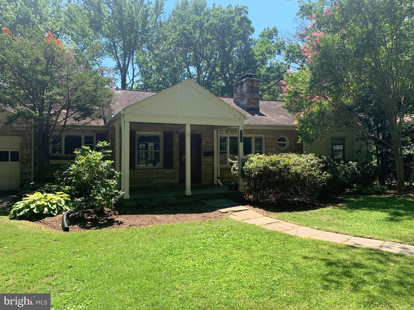 1208 KEY DR