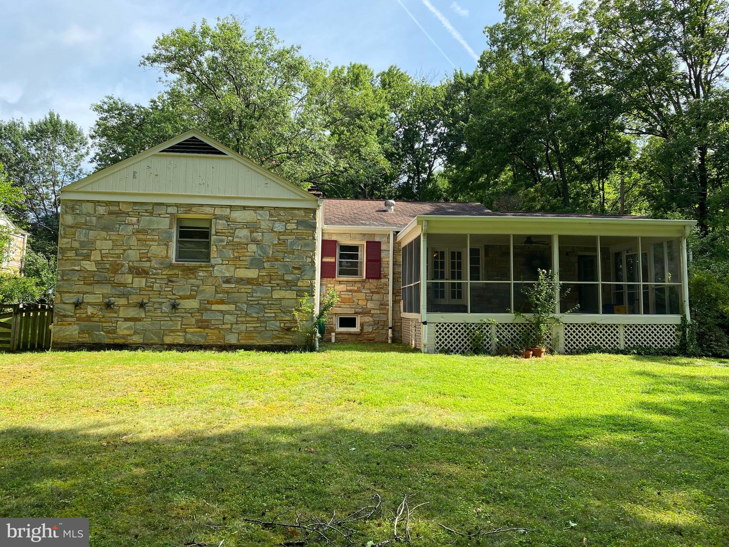 1208 KEY DR