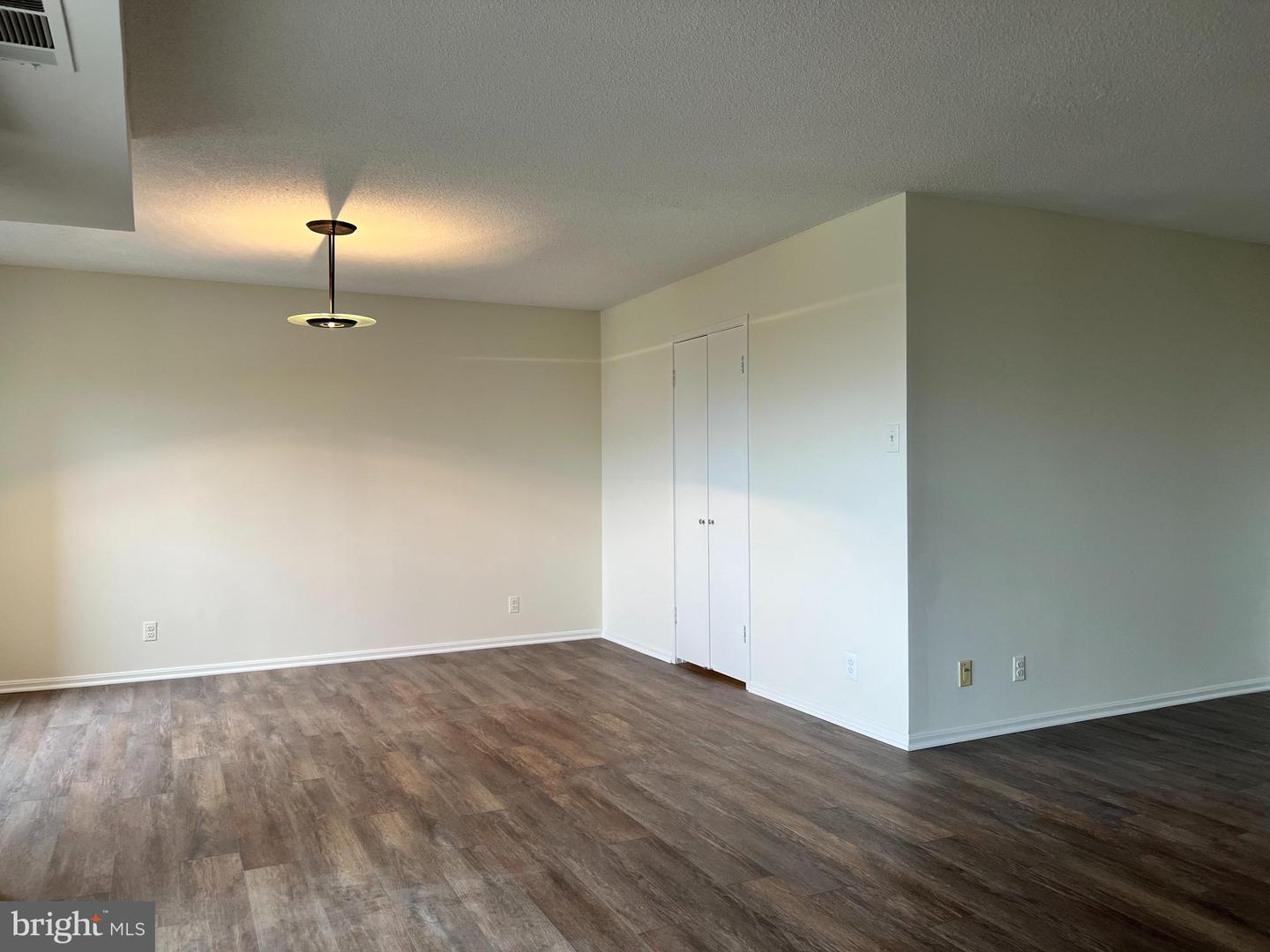 203 Yoakum Pkwy #718