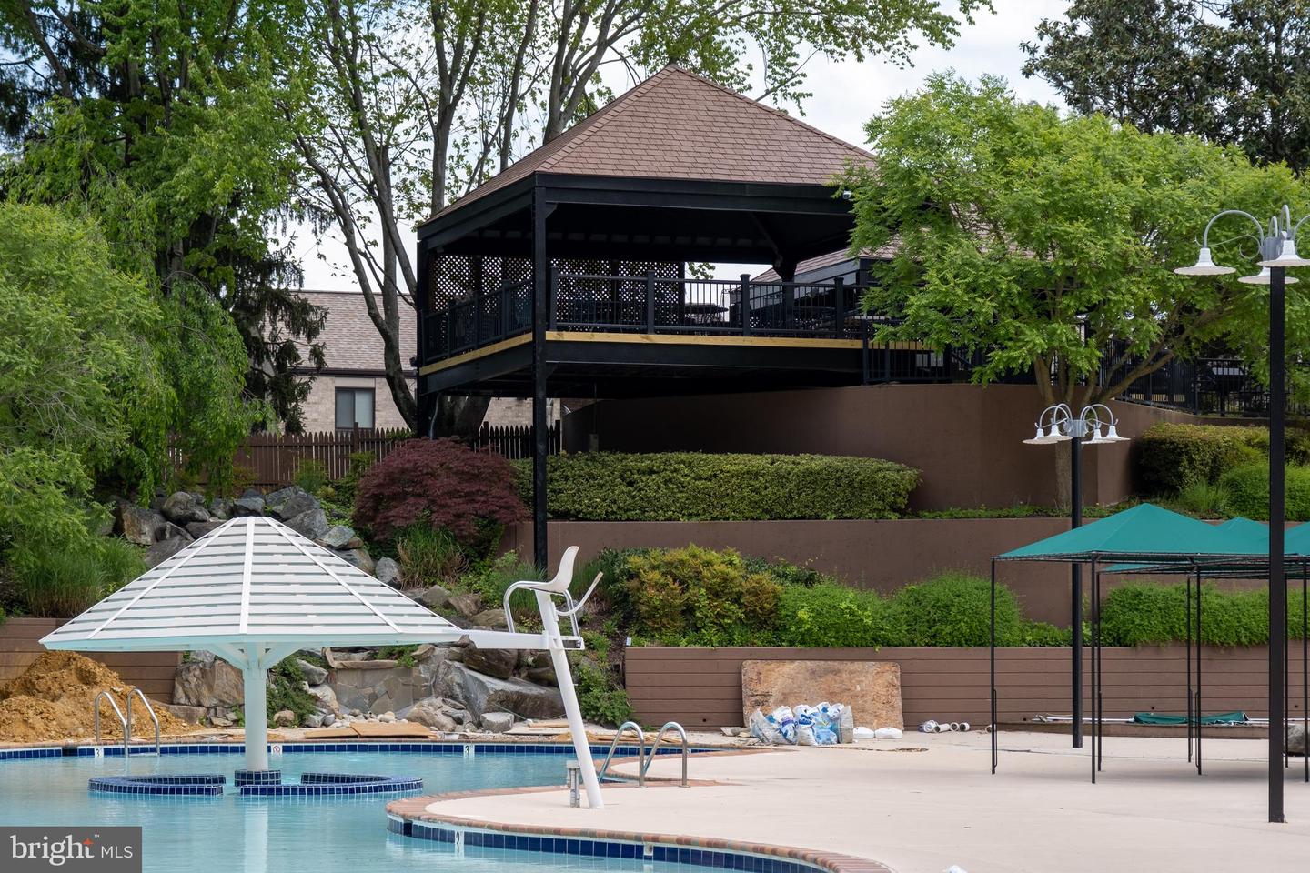 203 Yoakum Pkwy #718