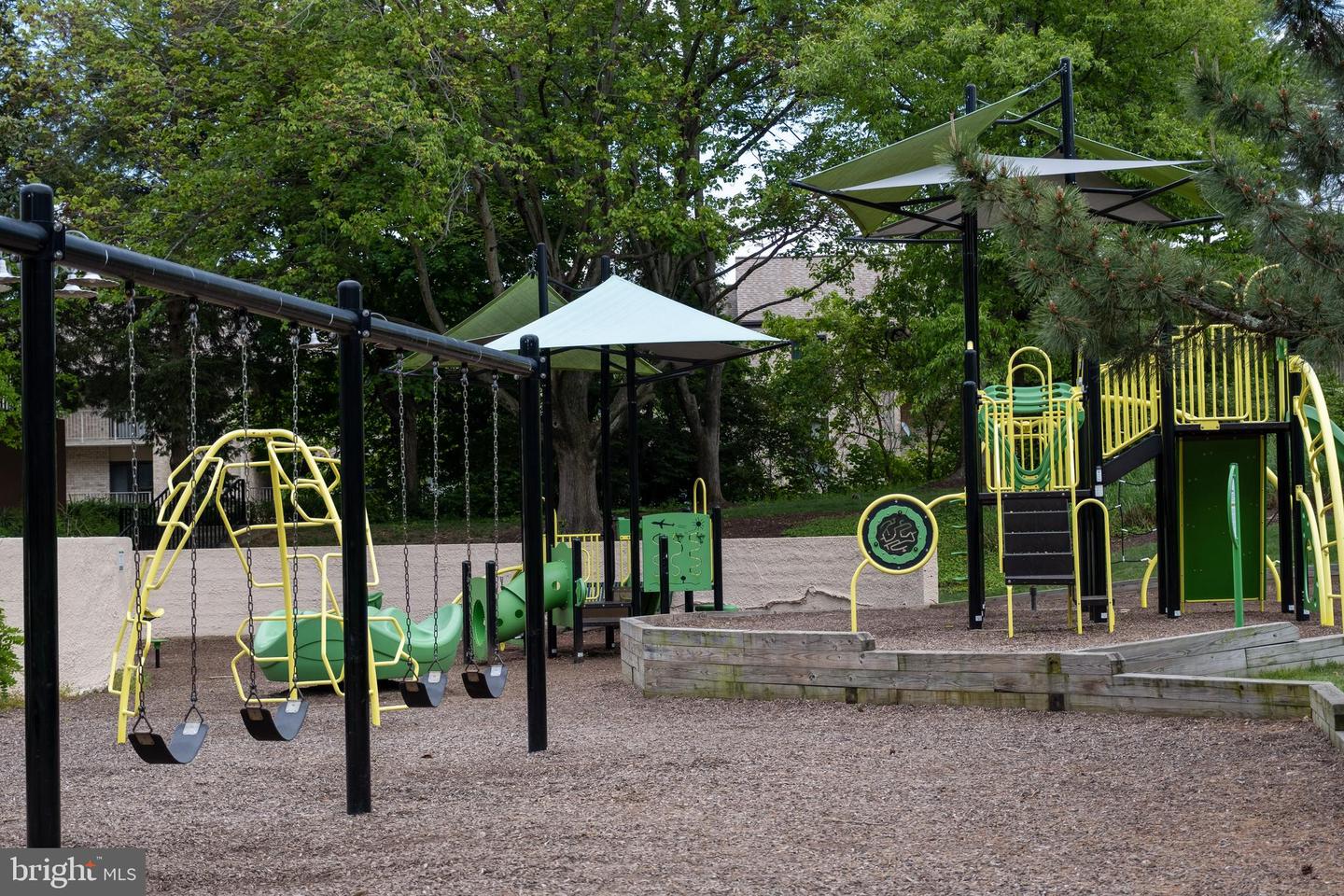 203 Yoakum Pkwy #718