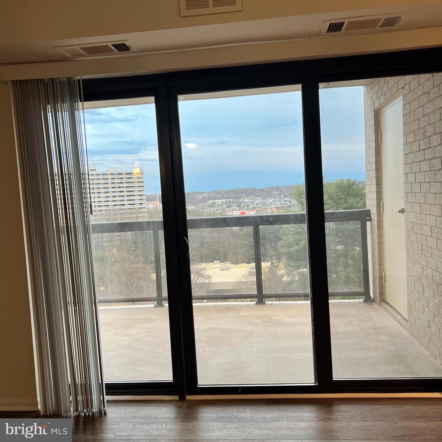203 Yoakum Pkwy #718