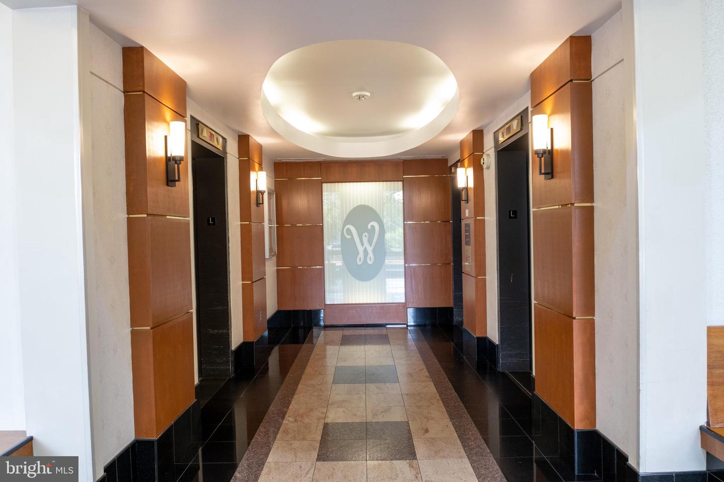 203 Yoakum Pkwy #718