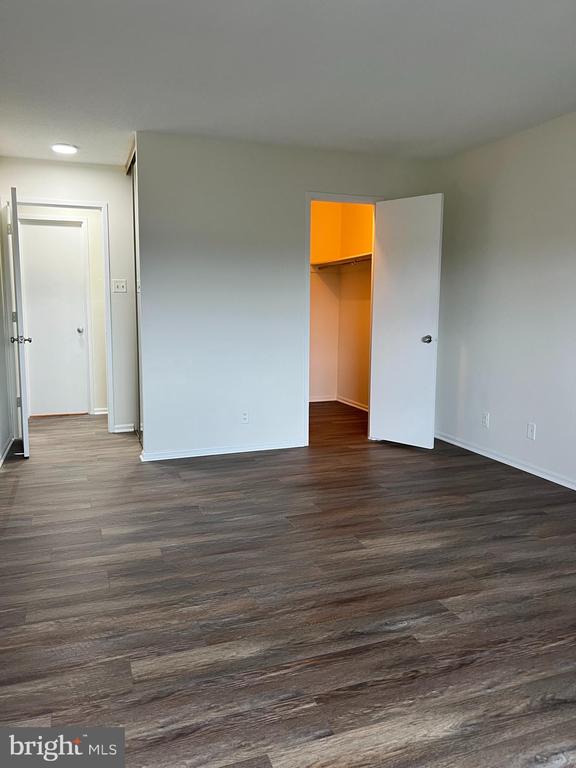 203 Yoakum Pkwy #718