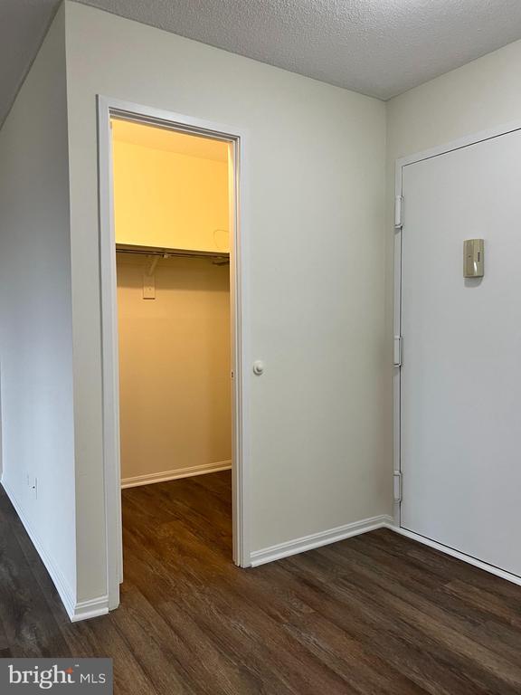 203 Yoakum Pkwy #718