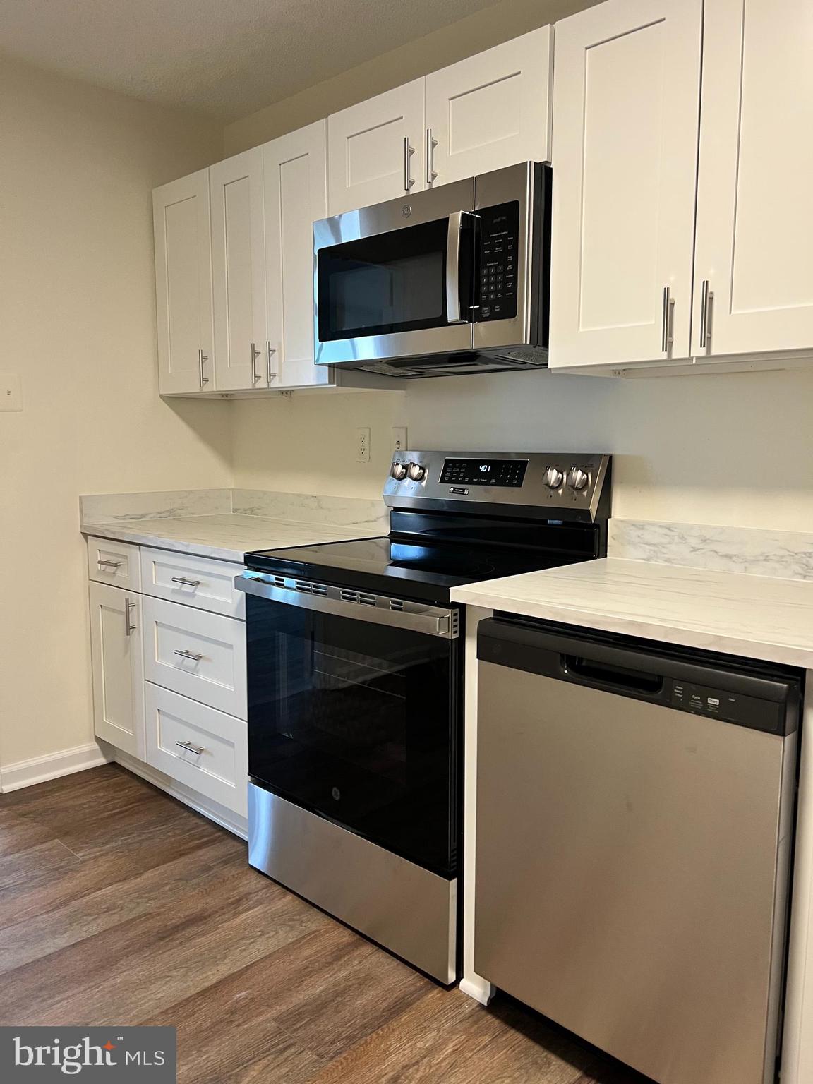 203 Yoakum Pkwy #718