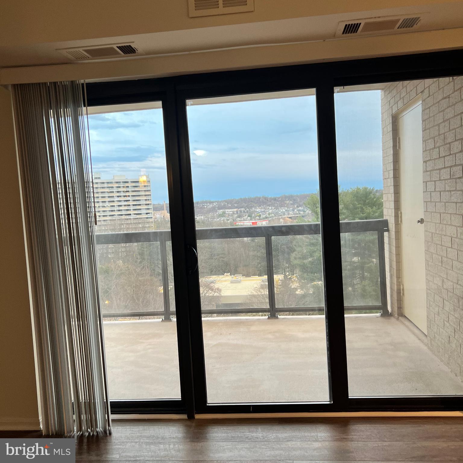 203 Yoakum Pkwy #718
