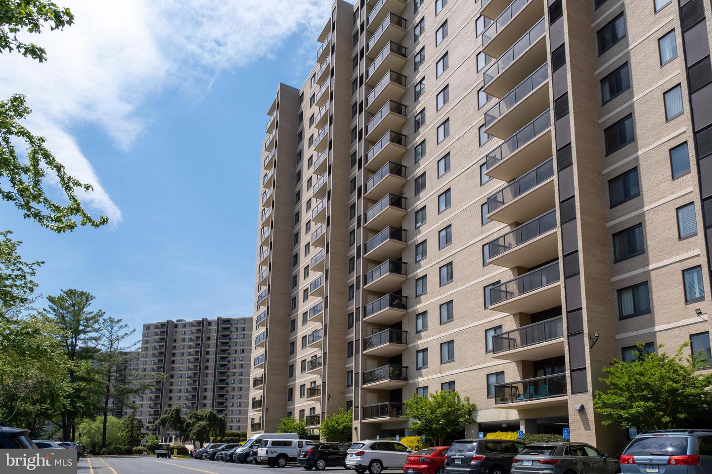 203 Yoakum Pkwy #718