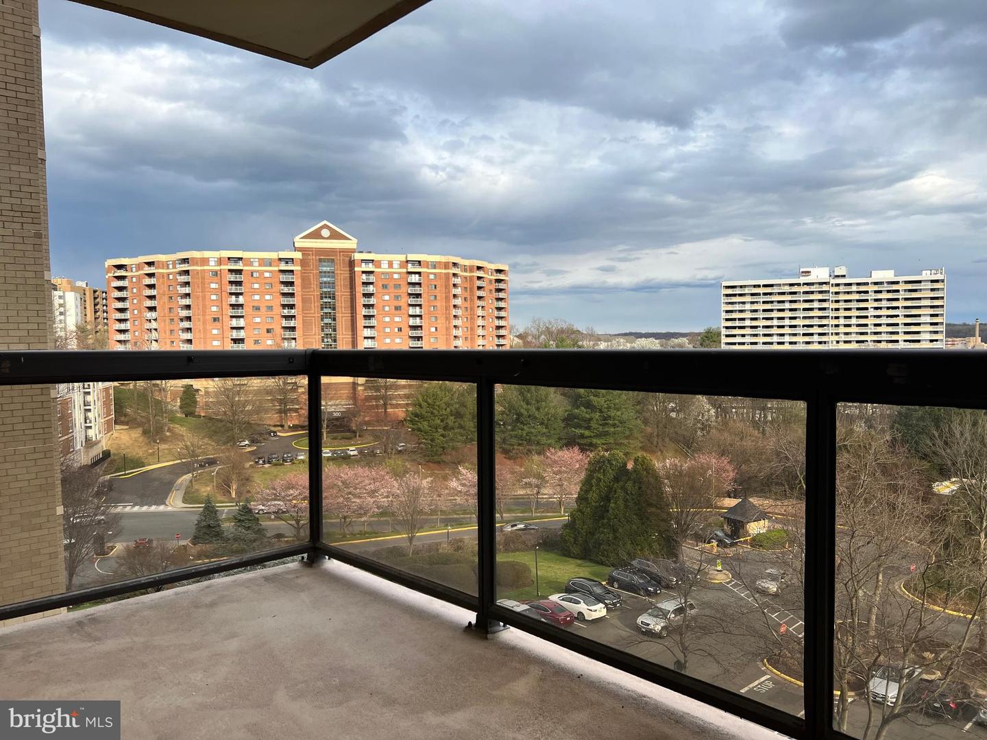 203 Yoakum Pkwy #718