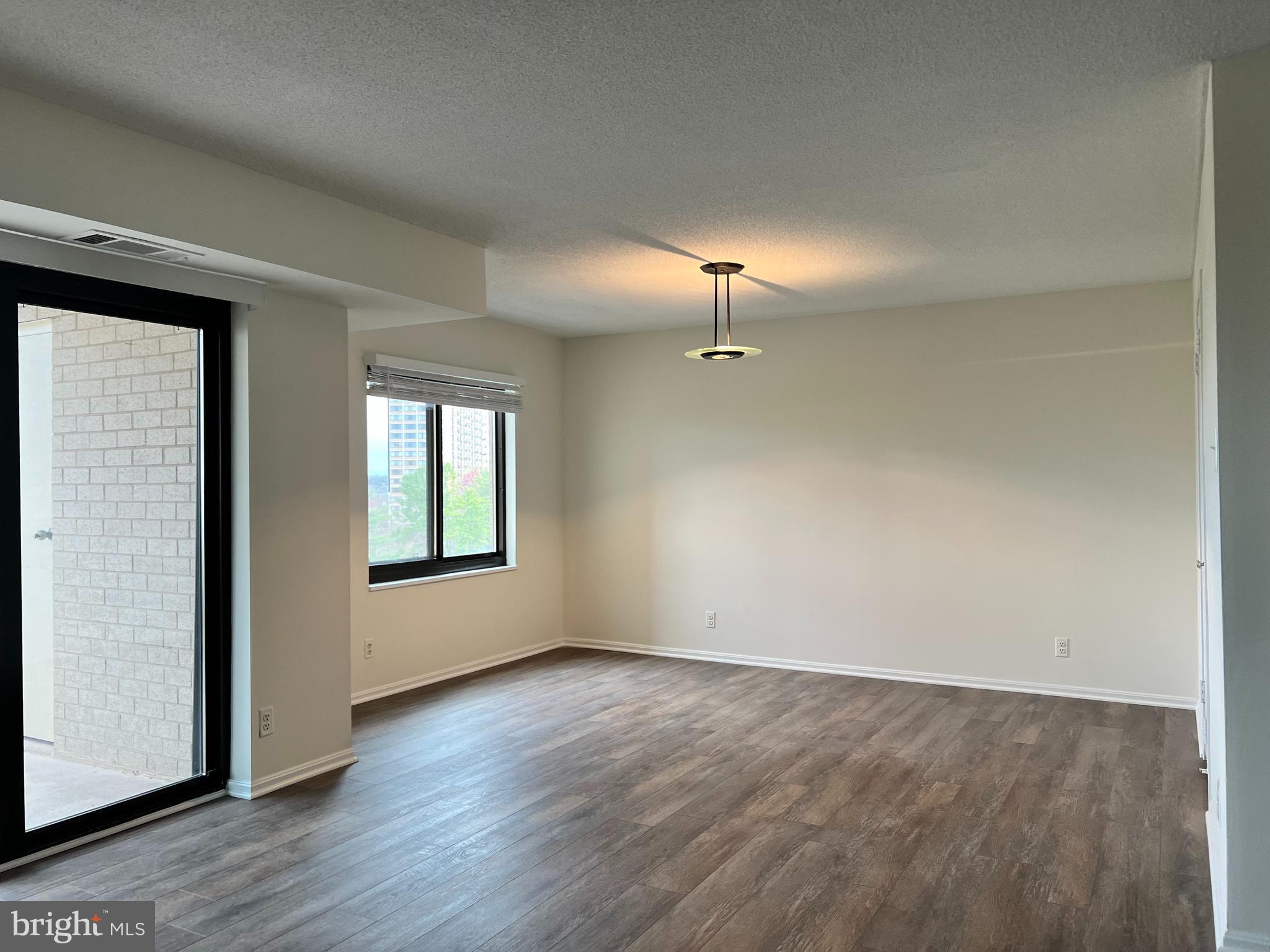 203 Yoakum Pkwy #718
