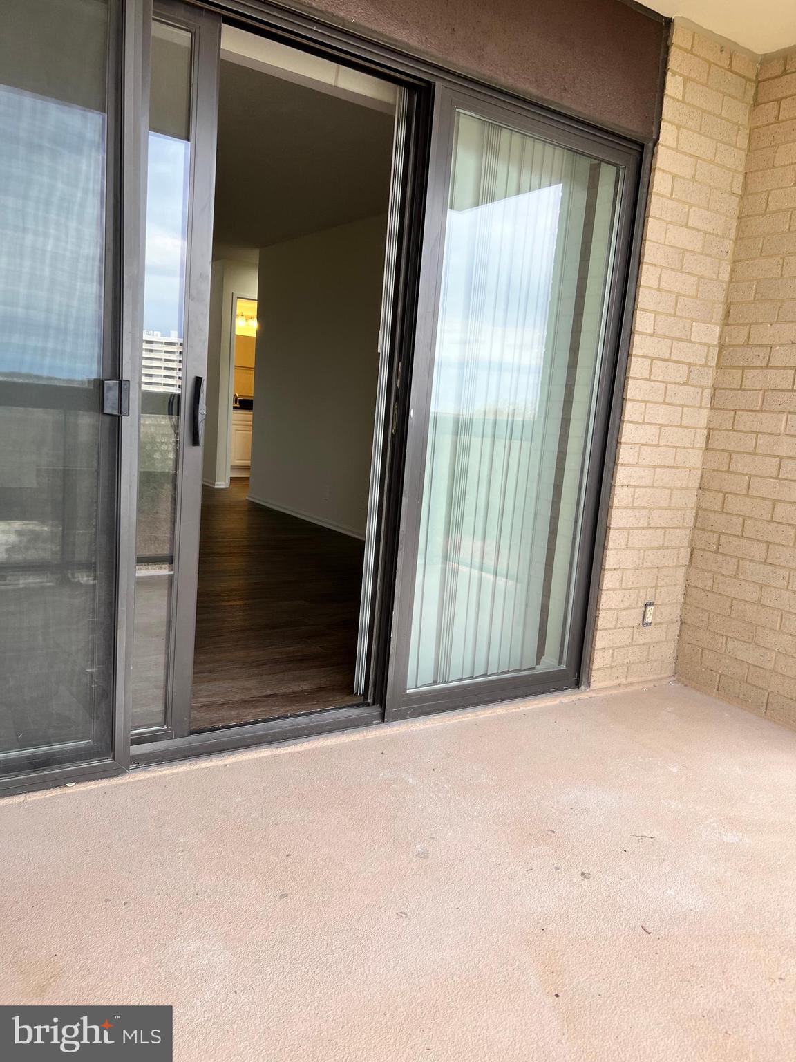 203 Yoakum Pkwy #718