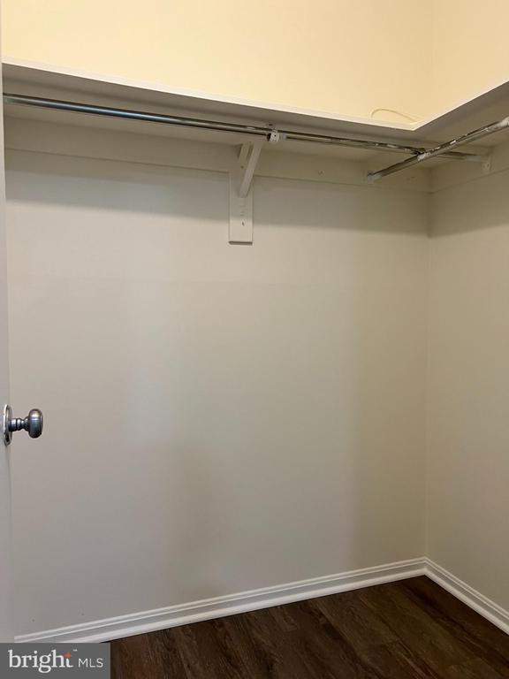 203 Yoakum Pkwy #718
