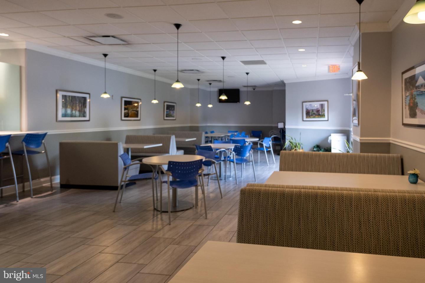 203 Yoakum Pkwy #718