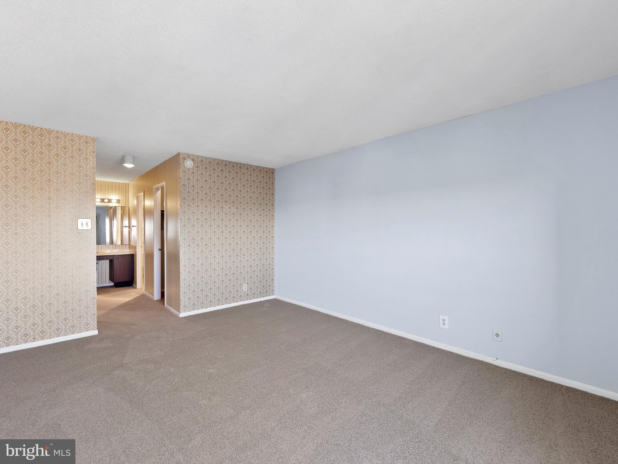 307 Yoakum Pkwy #1803