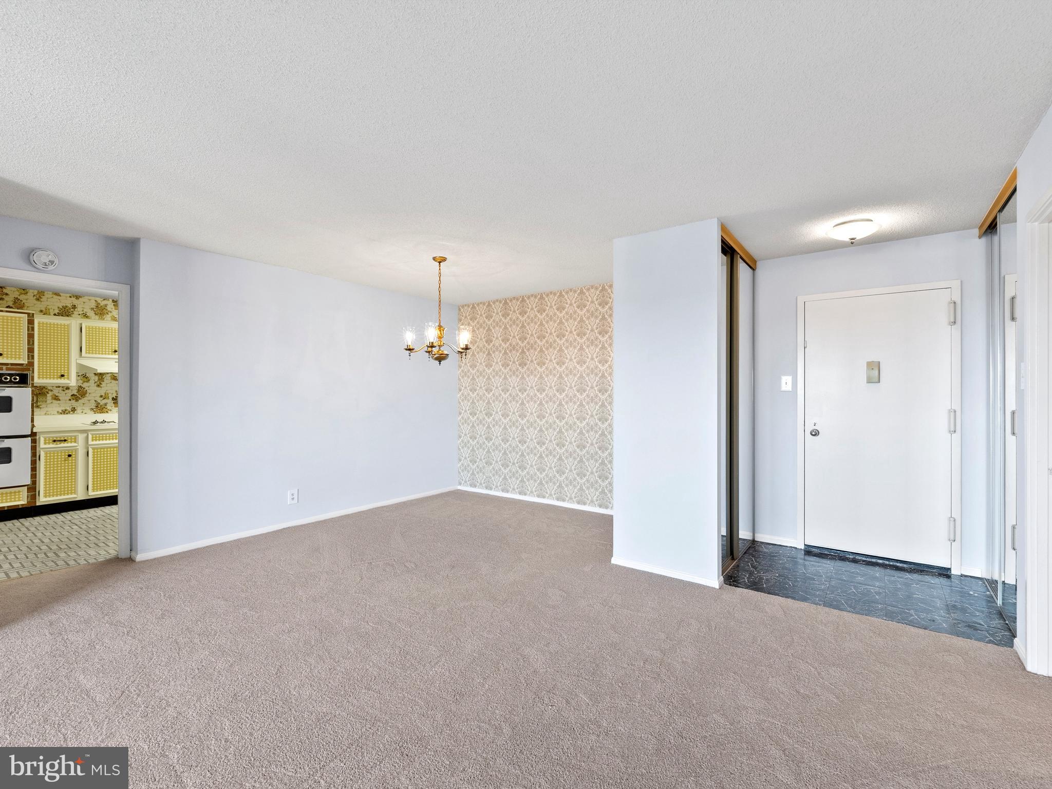 307 Yoakum Pkwy #1803