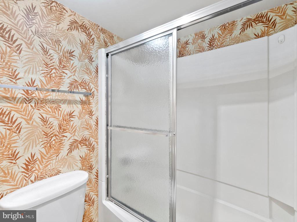 307 Yoakum Pkwy #1803