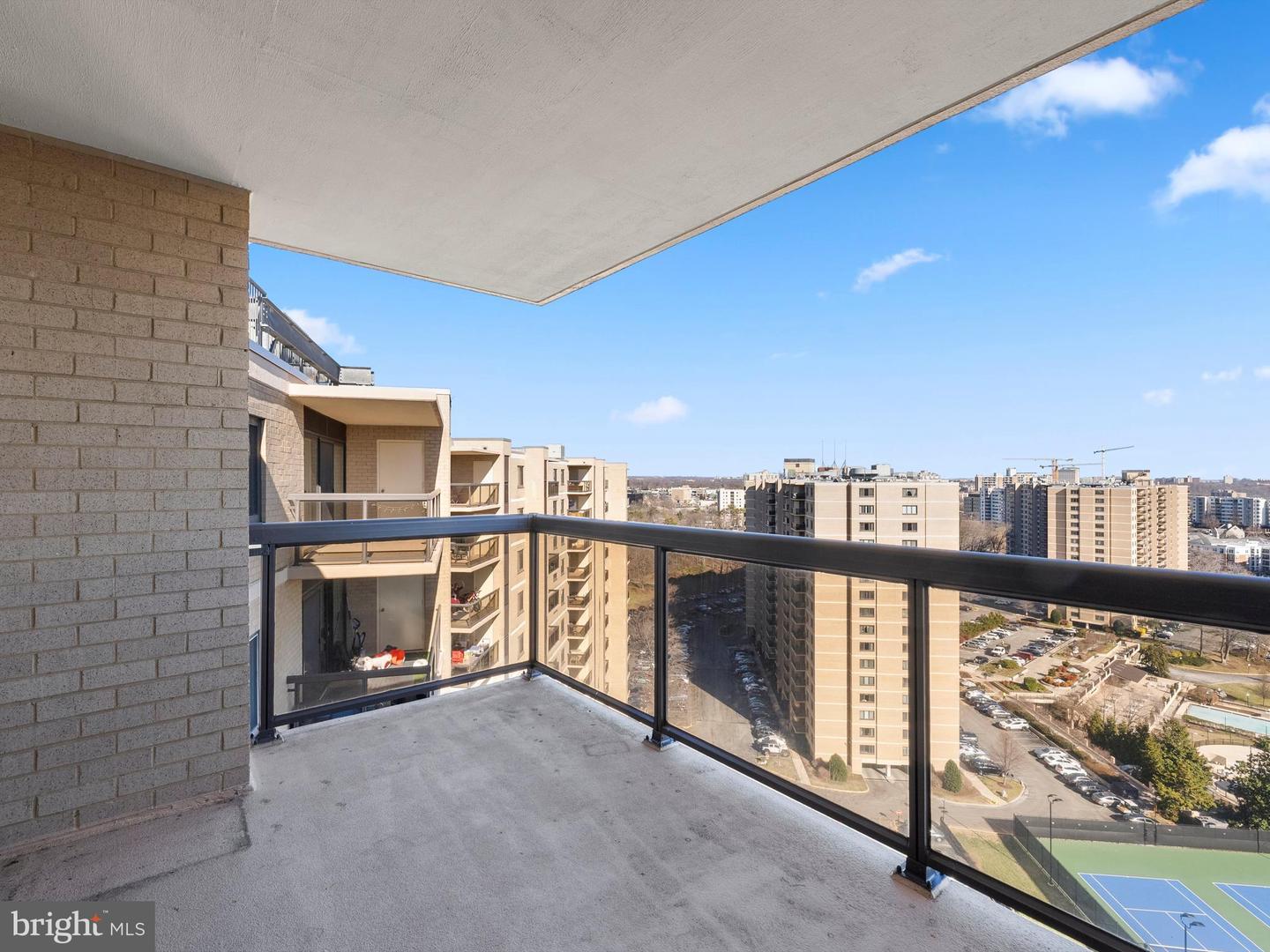 307 Yoakum Pkwy #1803