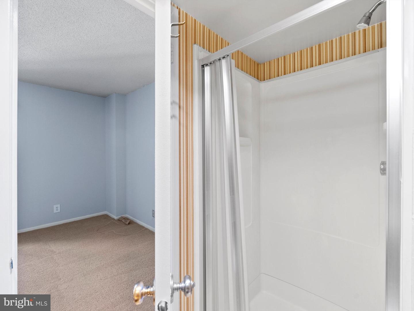 307 Yoakum Pkwy #1803