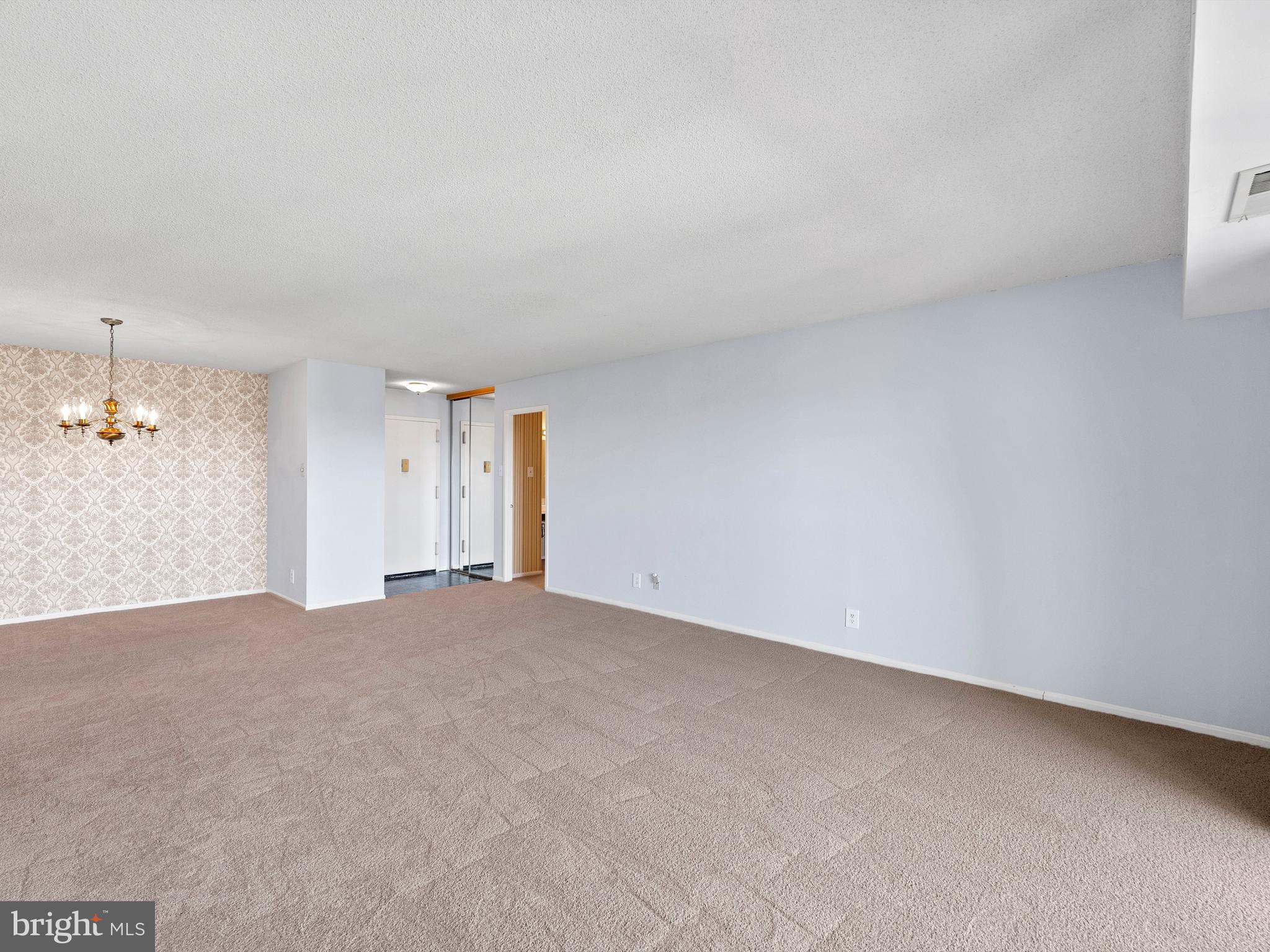 307 Yoakum Pkwy #1803