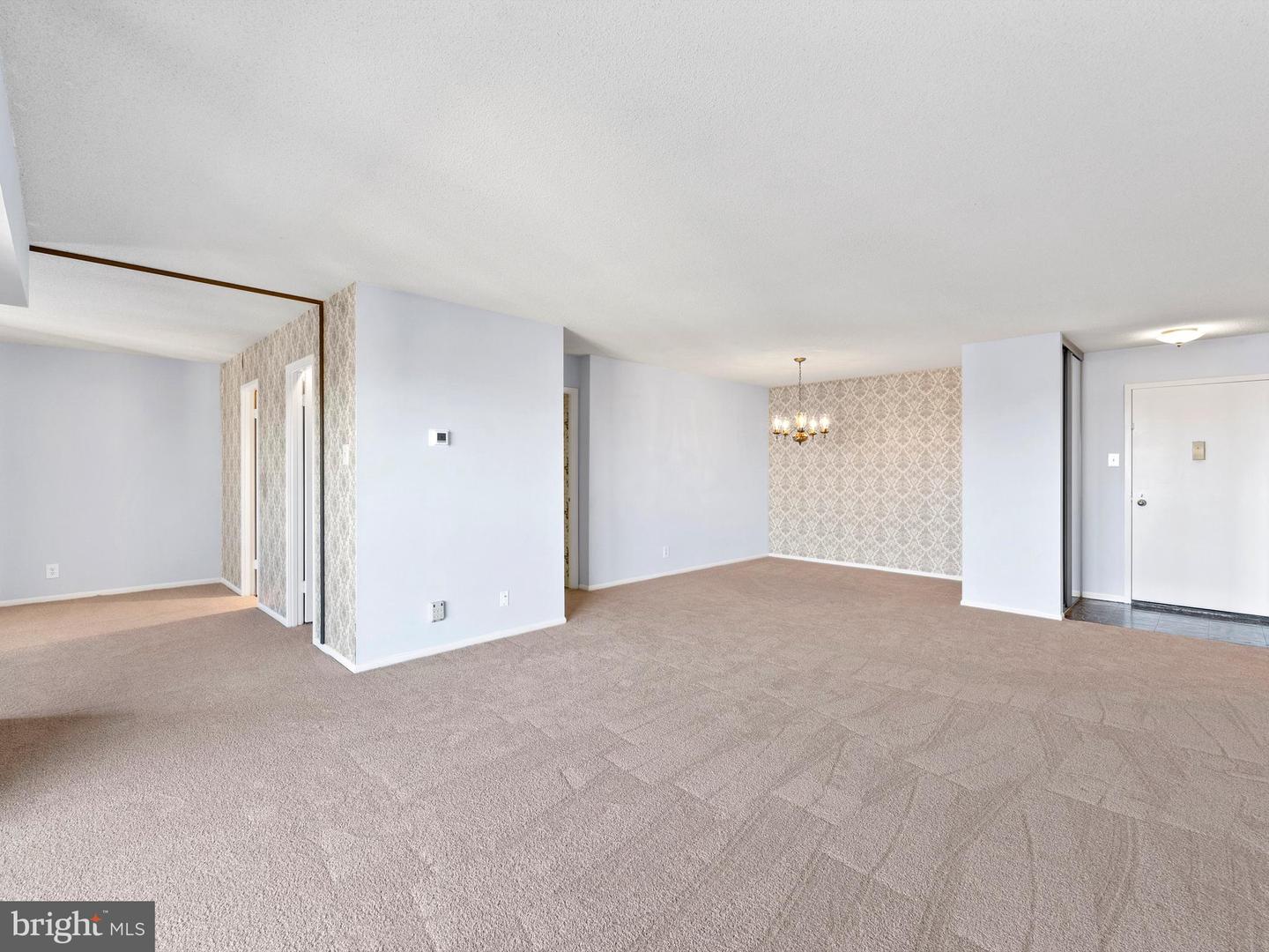 307 Yoakum Pkwy #1803