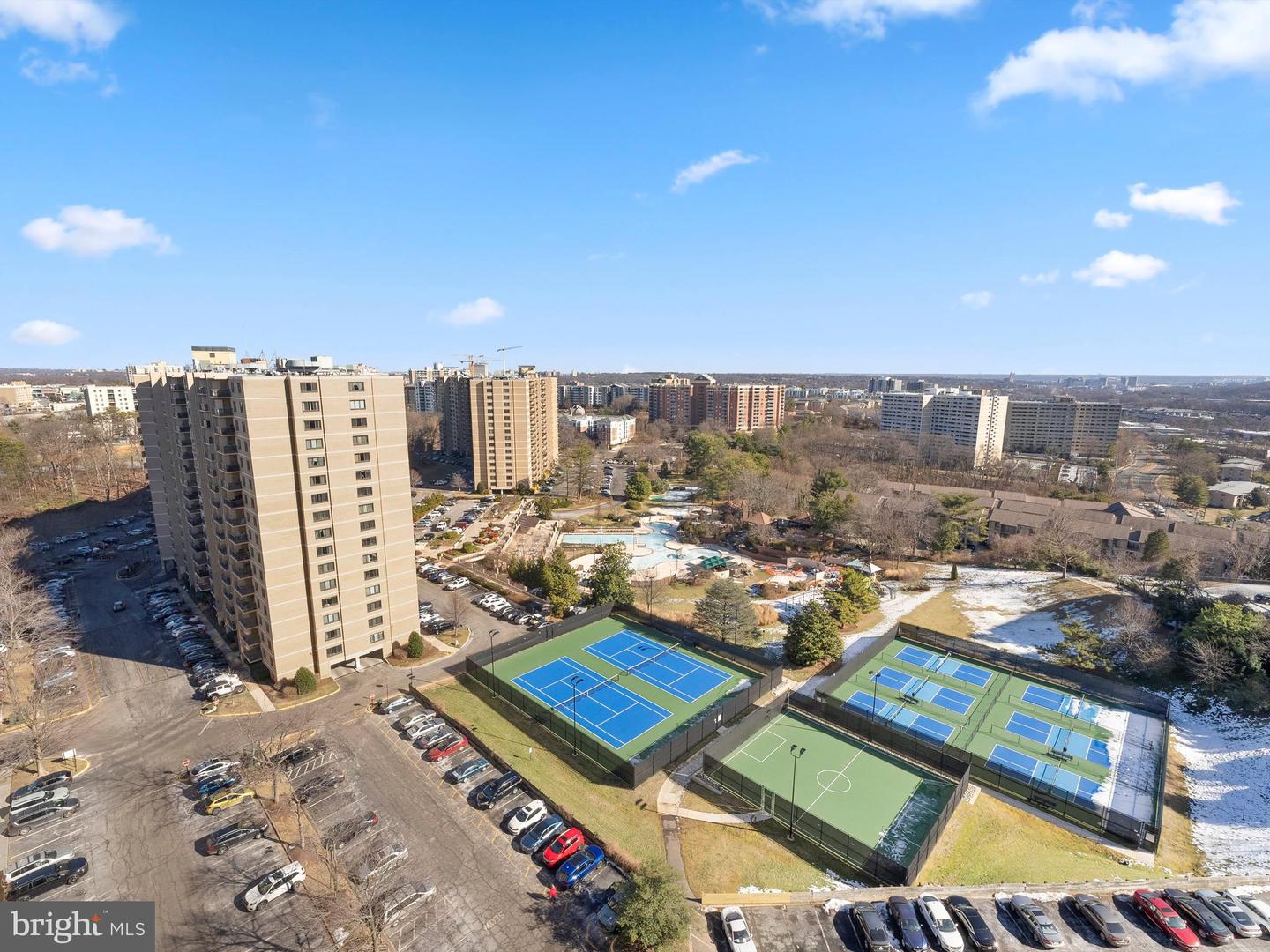 307 Yoakum Pkwy #1803