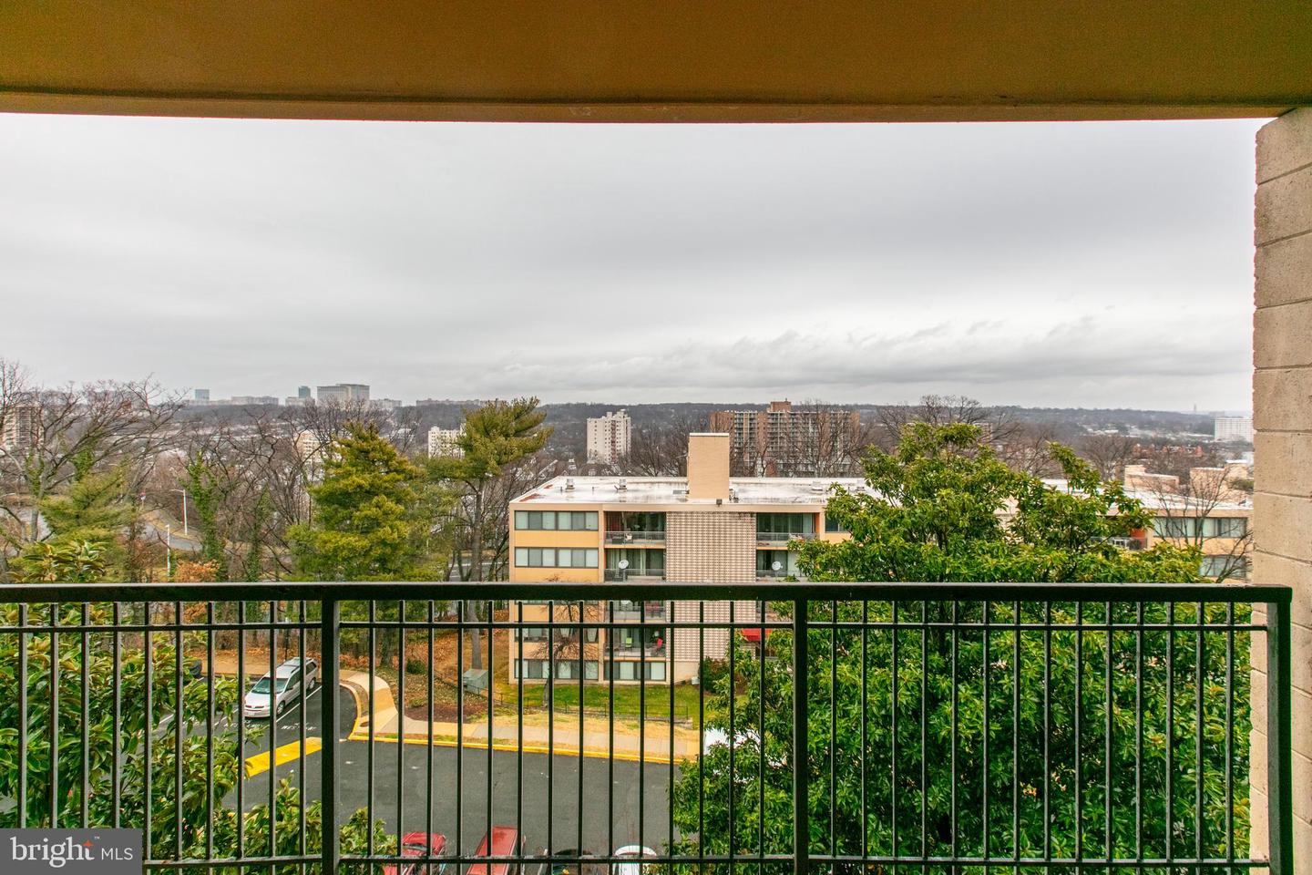 16 S van Dorn St #604