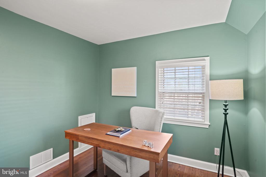 406 Braddock Rd W