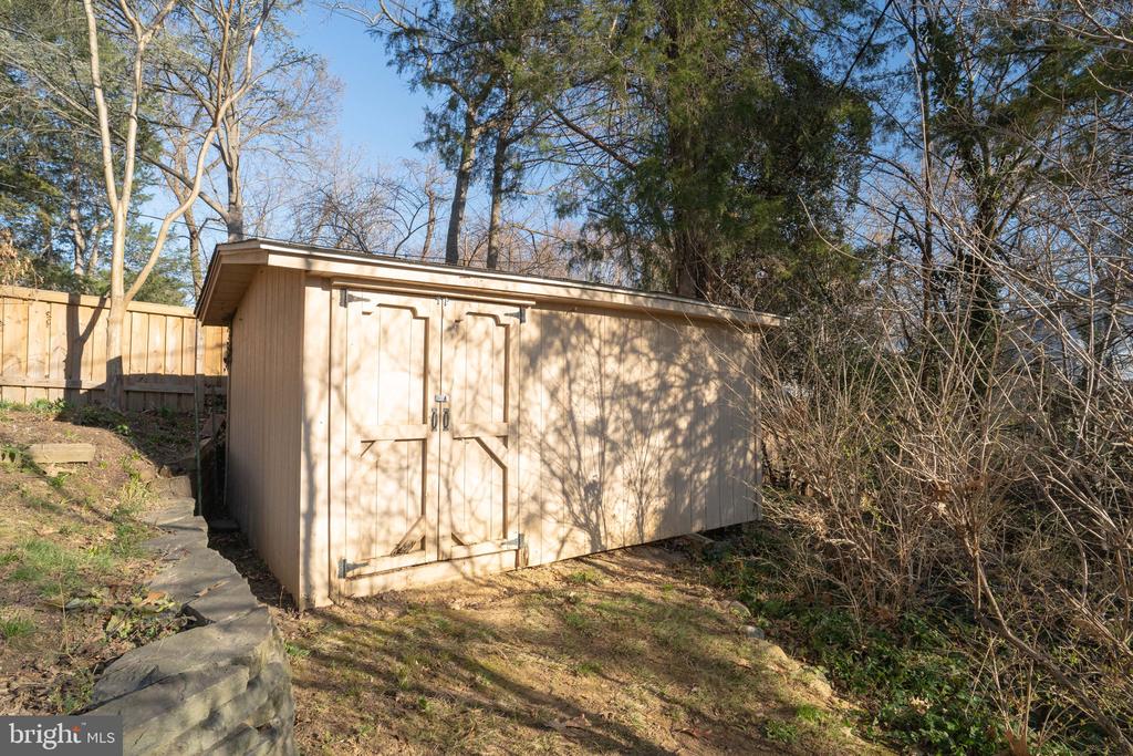 406 Braddock Rd W