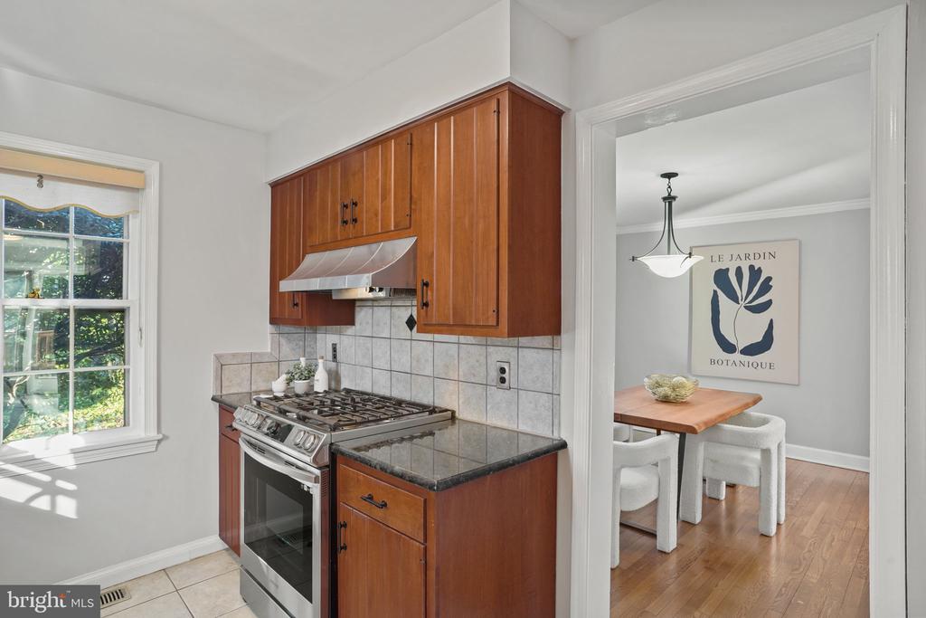 406 Braddock Rd W