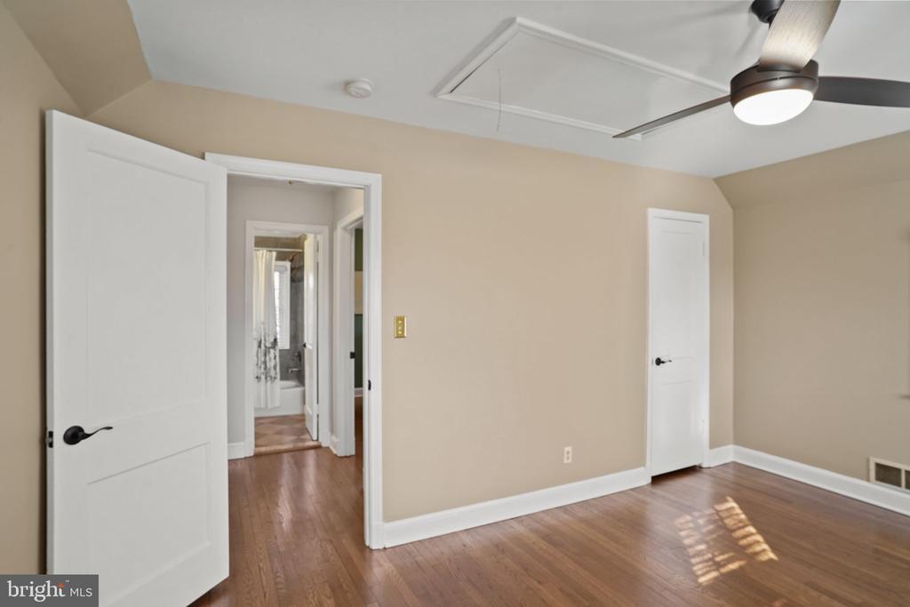 406 Braddock Rd W