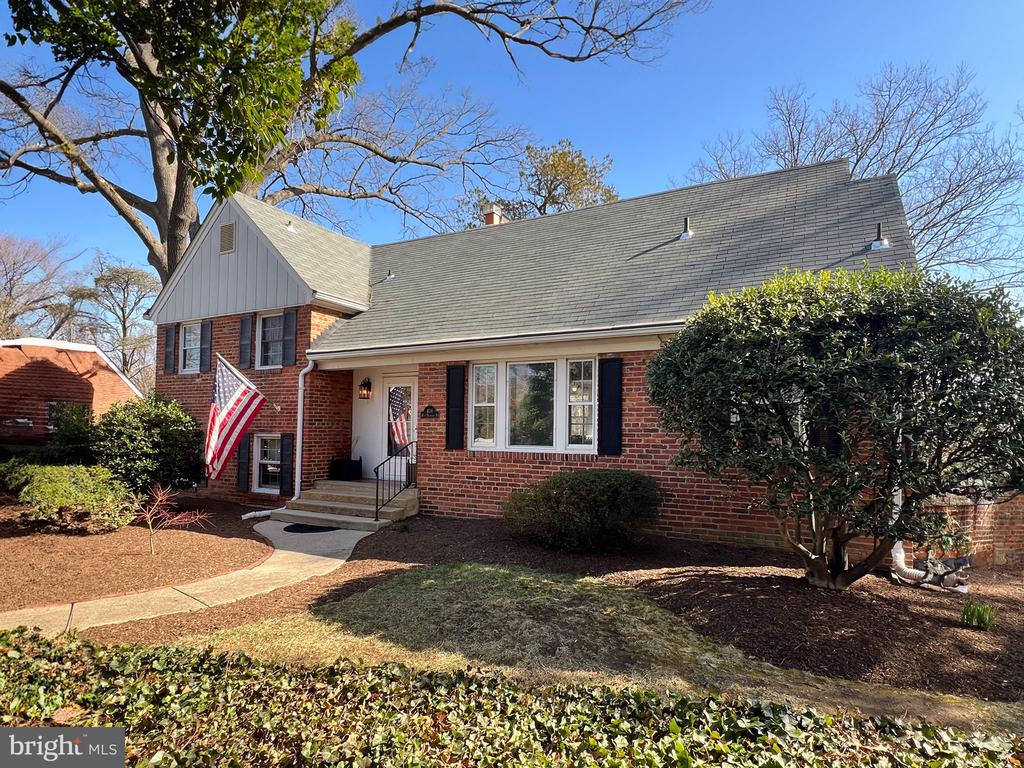 406 Braddock Rd W