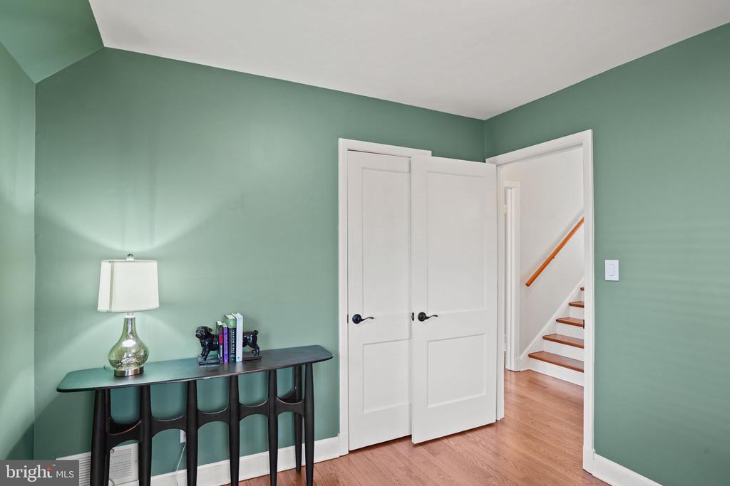 406 Braddock Rd W