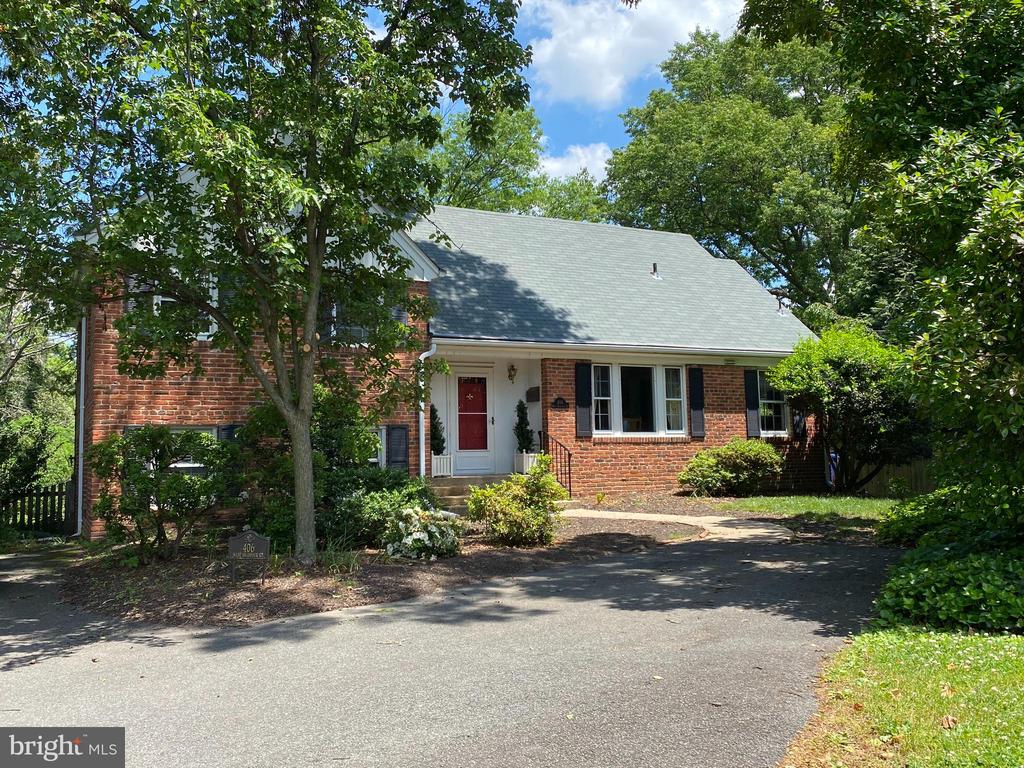 406 Braddock Rd W