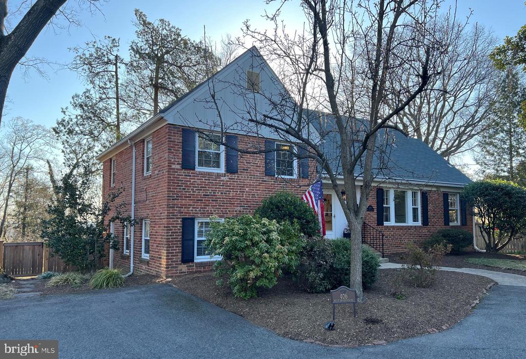 406 Braddock Rd W