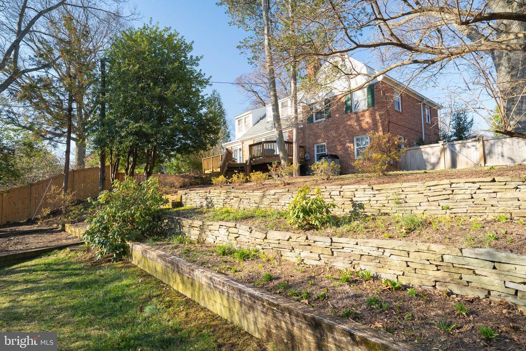 406 Braddock Rd W