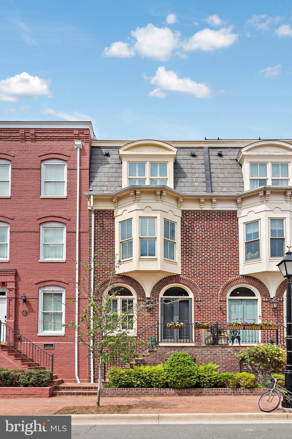 228 N Union St N