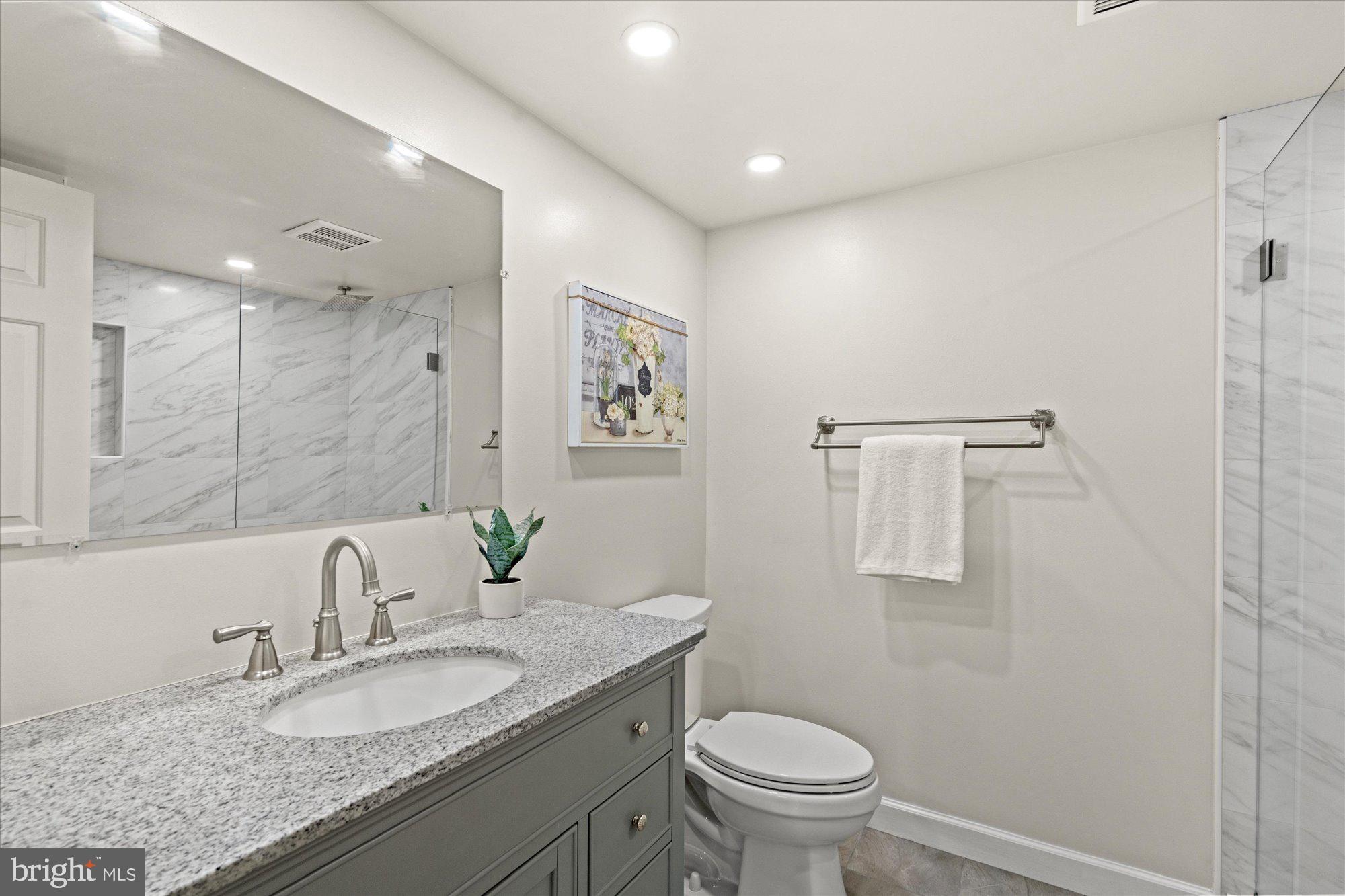 1200 Braddock Pl #512