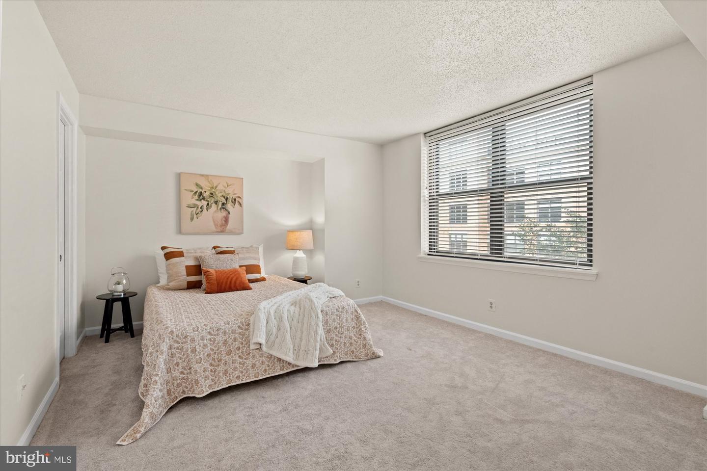 1200 Braddock Pl #512