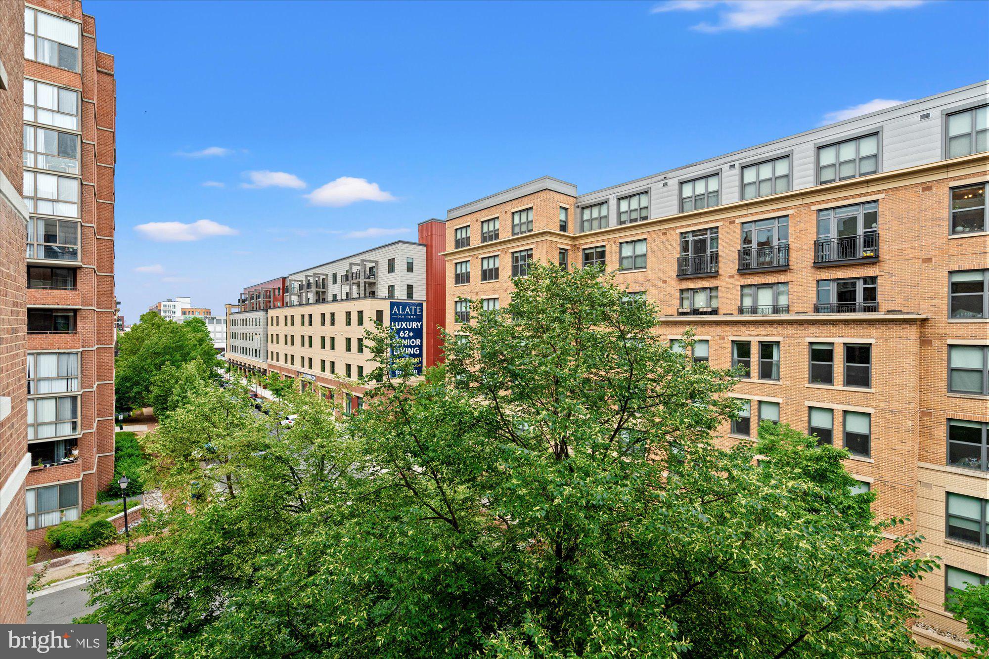 1200 Braddock Pl #512