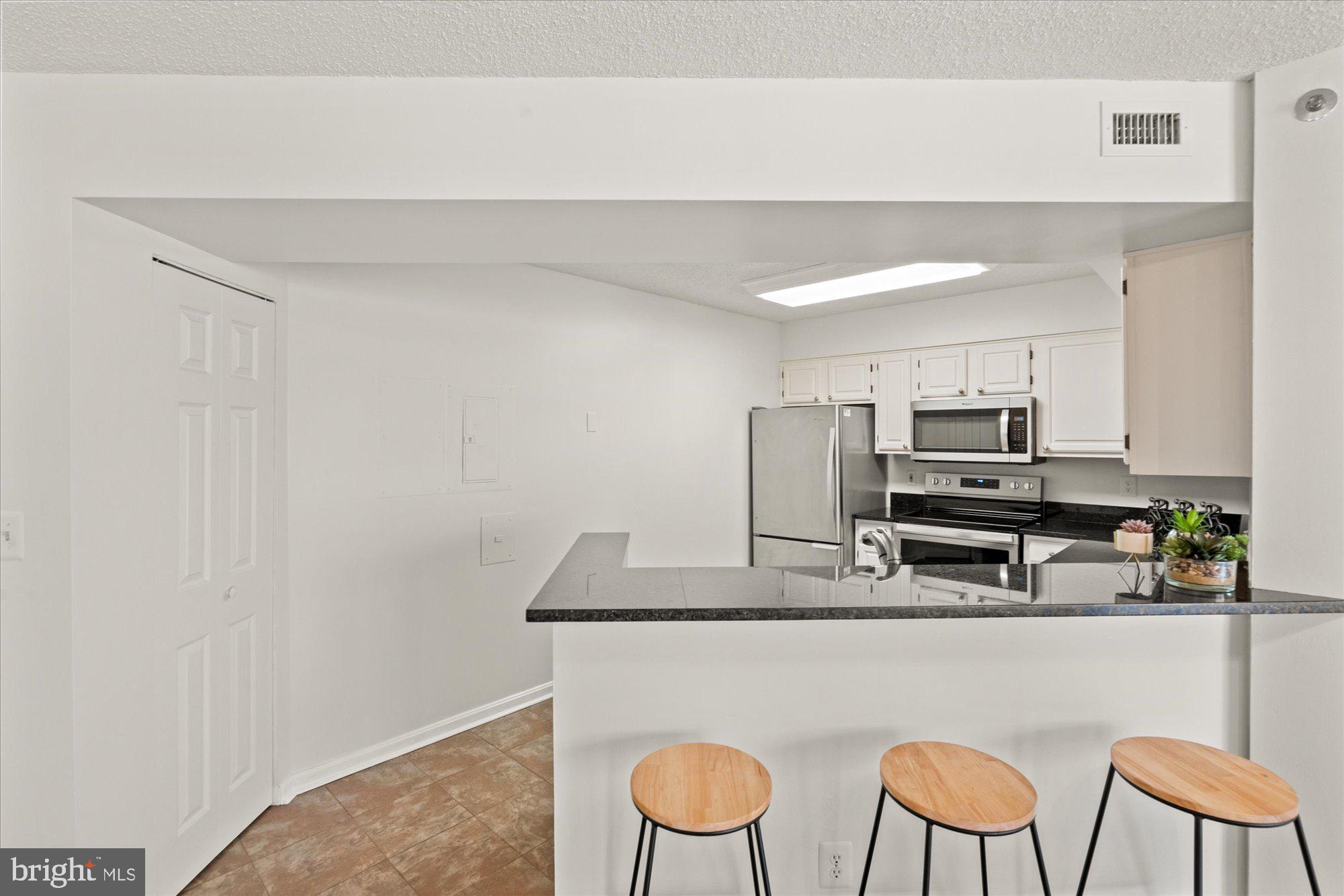 1200 Braddock Pl #512