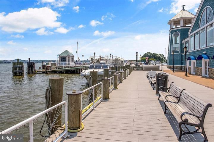 1200 Braddock Pl #512