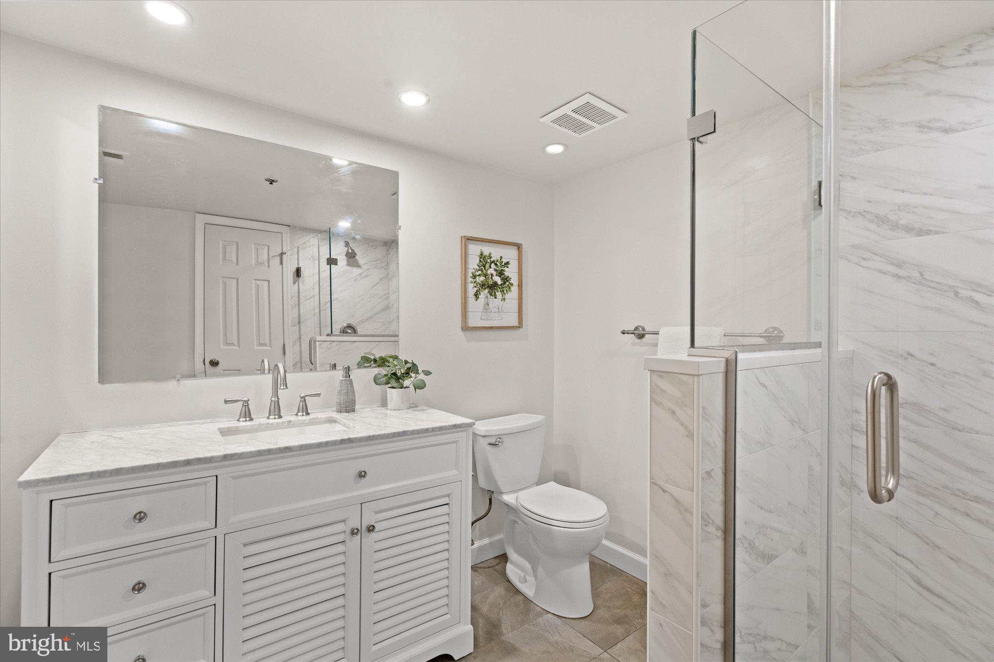 1200 Braddock Pl #512