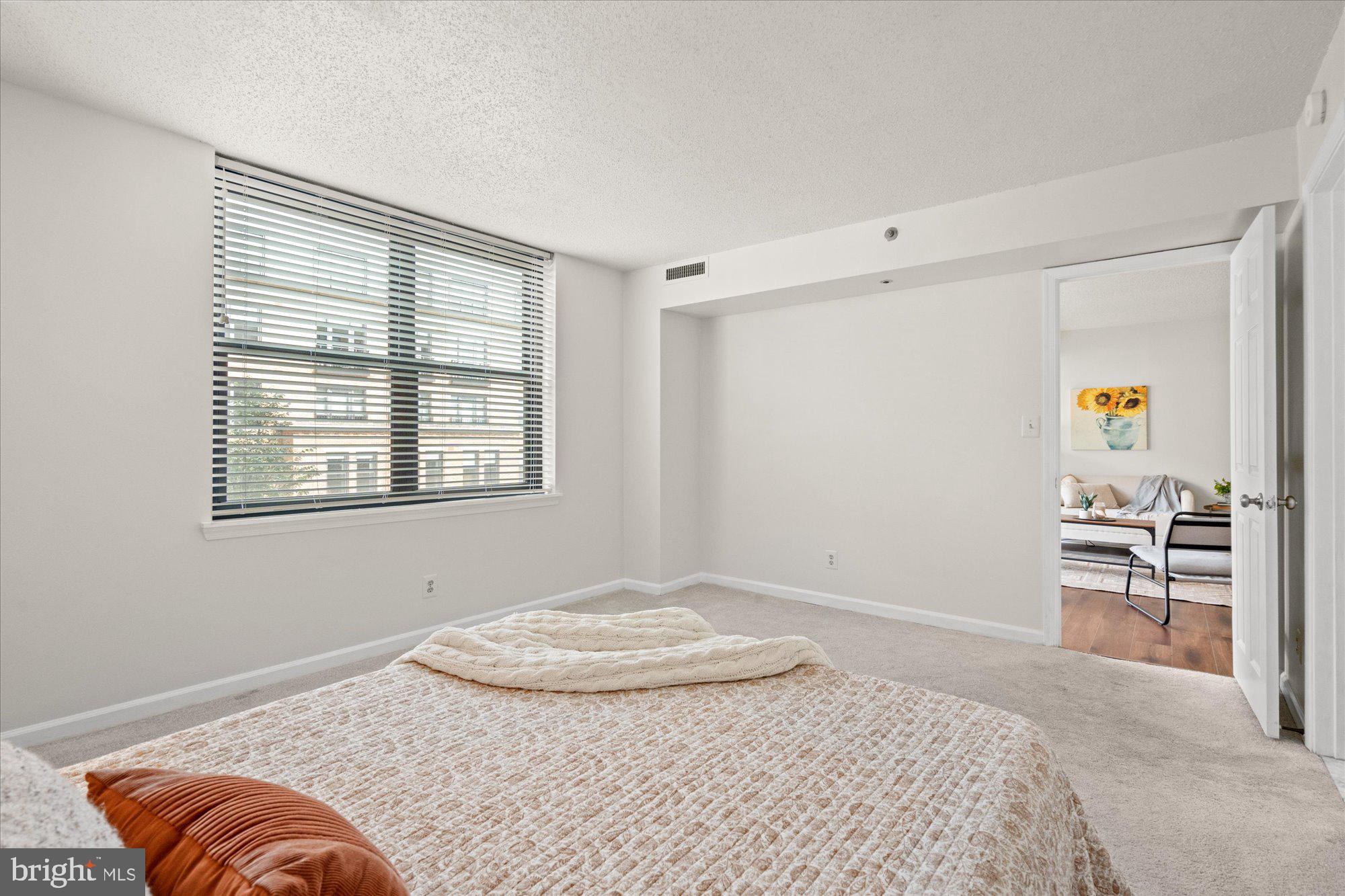 1200 Braddock Pl #512