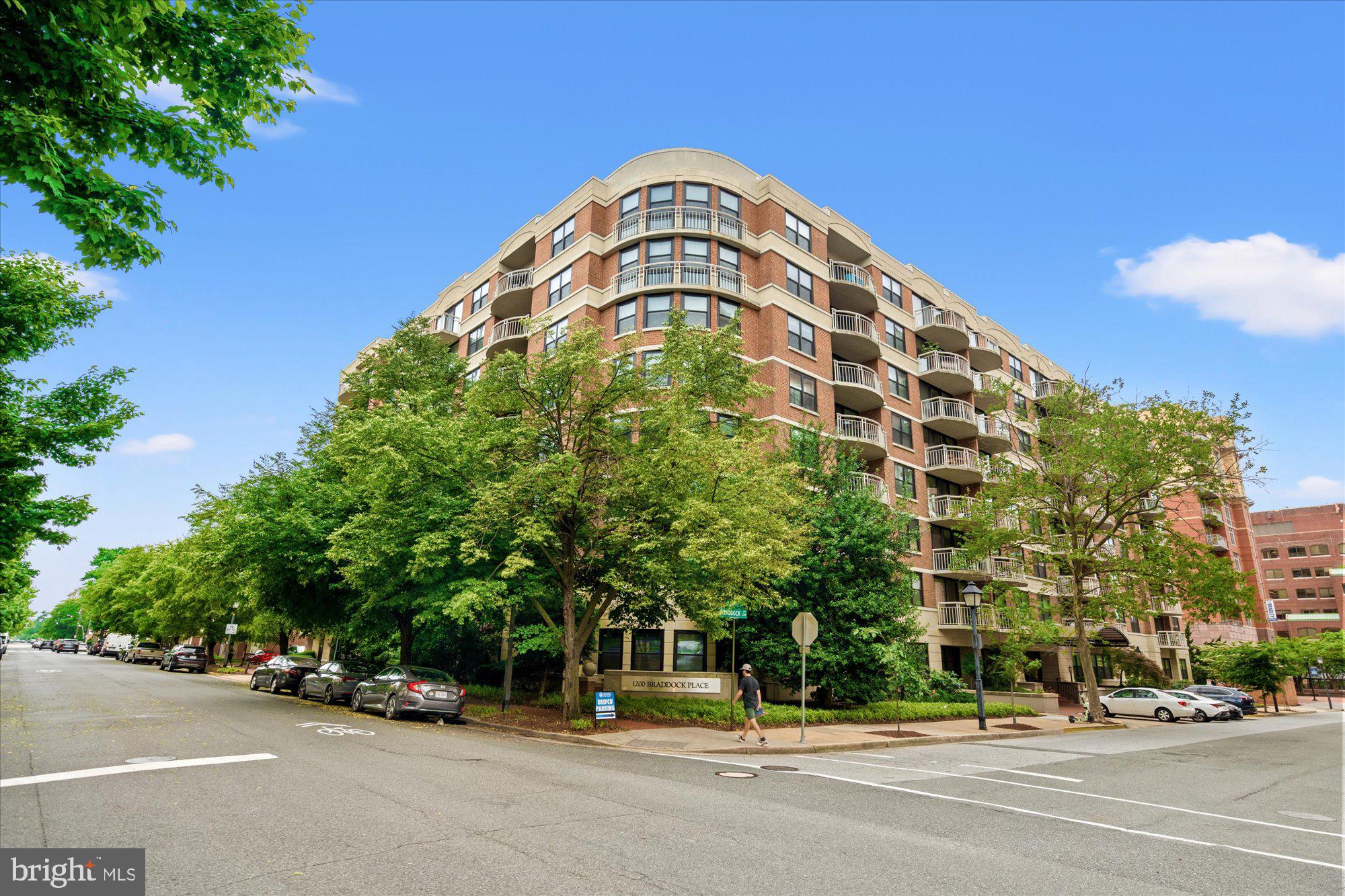 1200 Braddock Pl #512