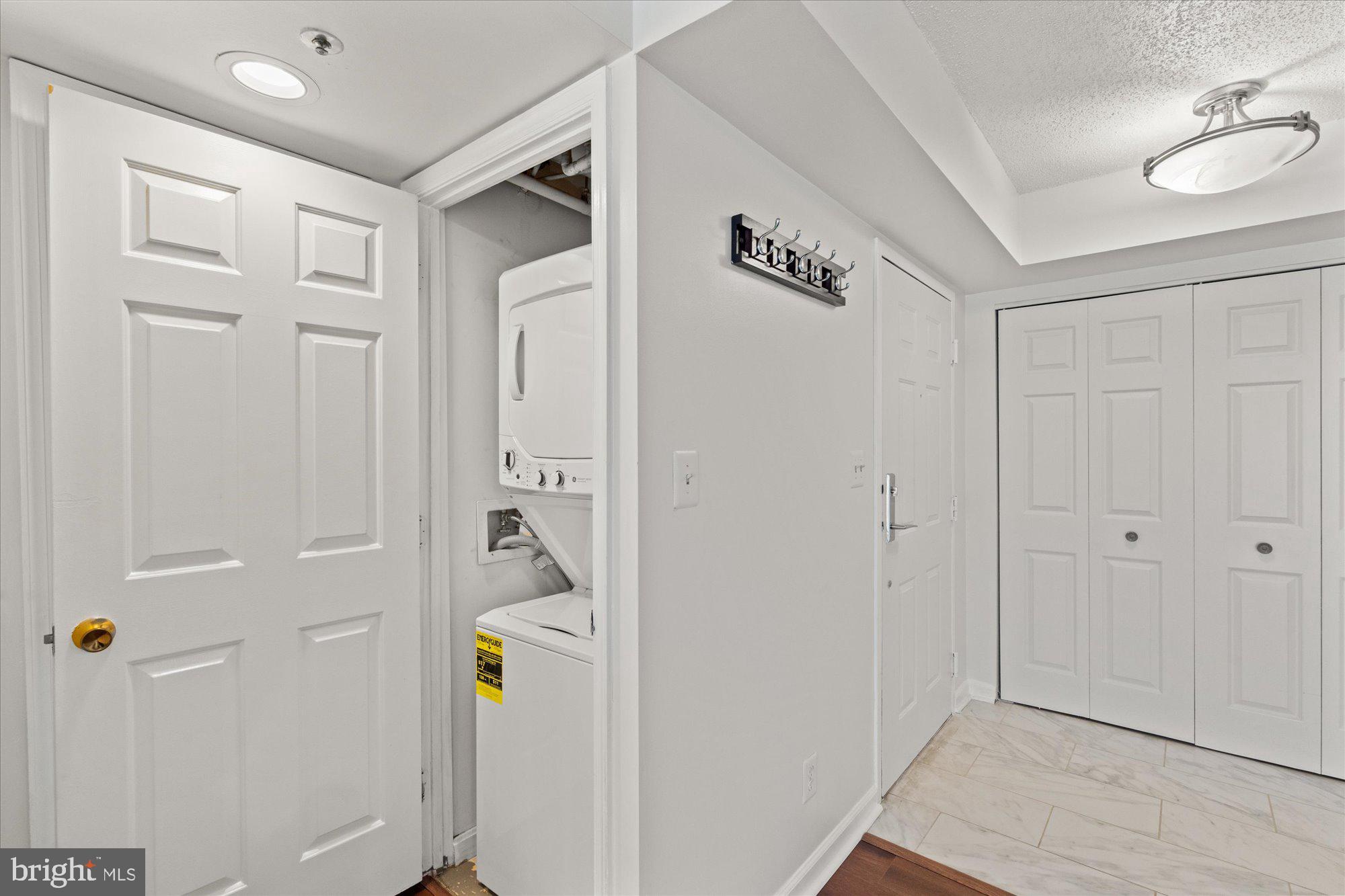 1200 Braddock Pl #512