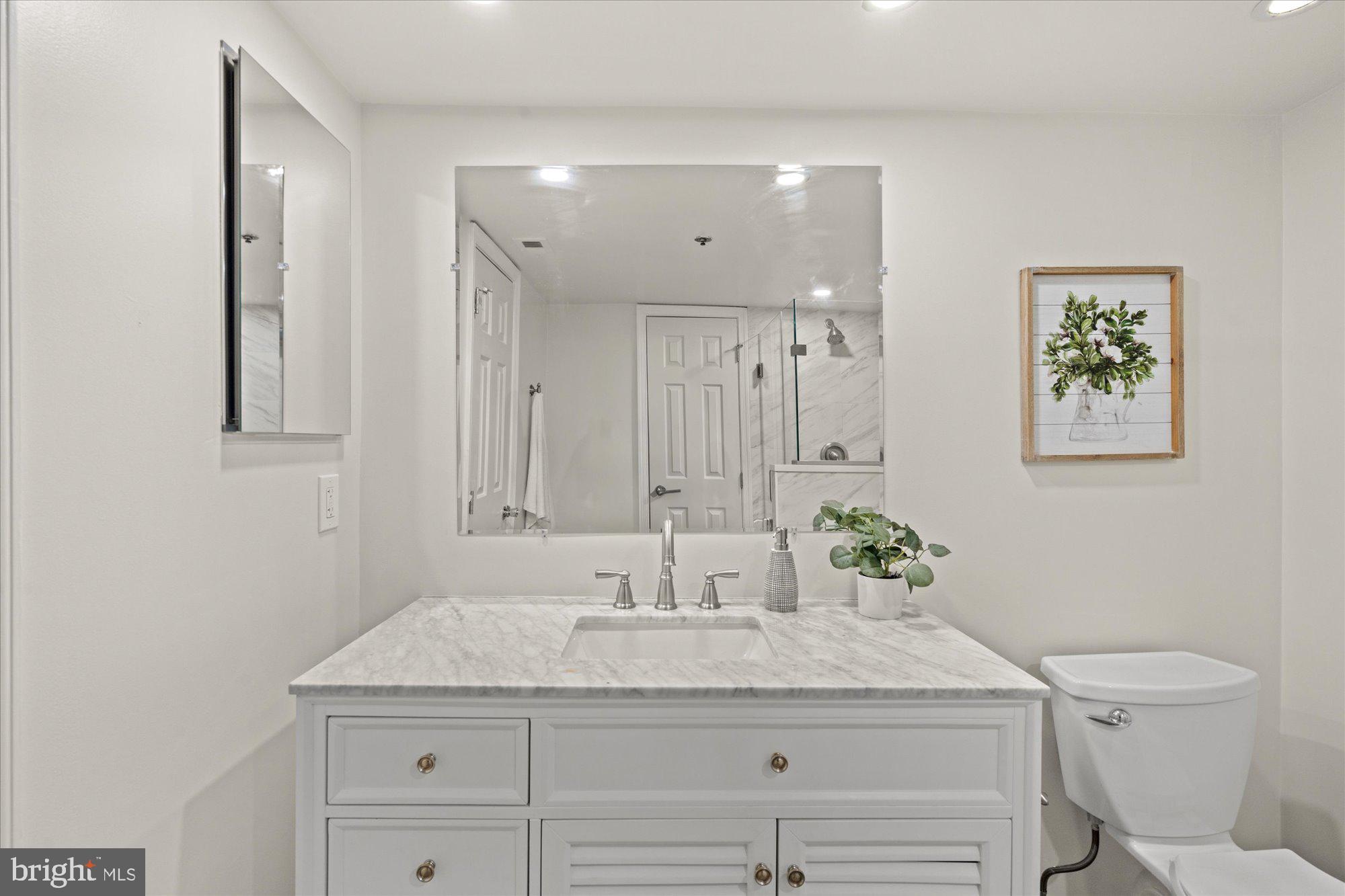 1200 Braddock Pl #512